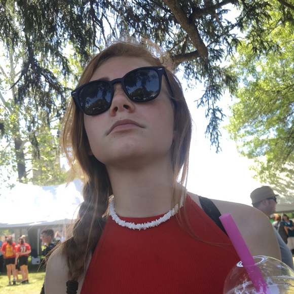 Meet your Posher, Megan - Picture 1 of 1